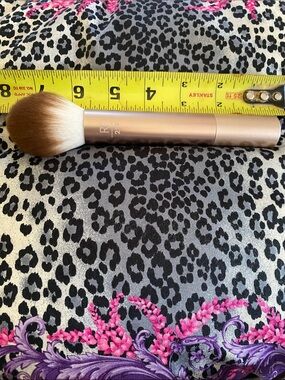 RT Ultimate Powder Brush Plush Bristles Sweep Powder New Not Returnable NWOT